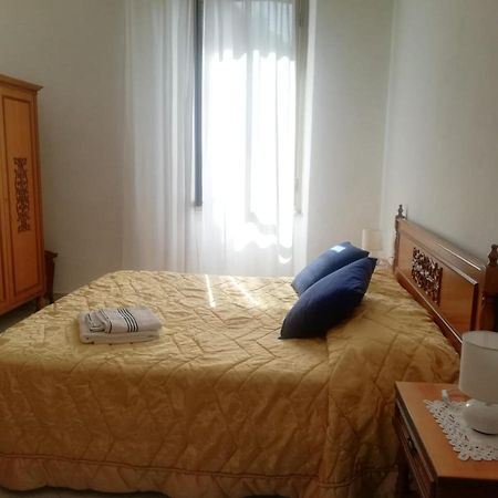 The Castle House Apartment ลาสเปเซีย ภายนอก รูปภาพ